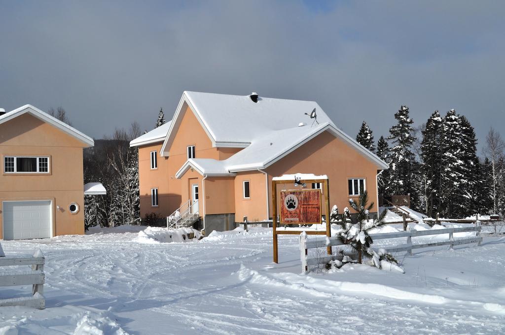 La Taniere De L'Ours Hotel Saint-Donat Exterior foto