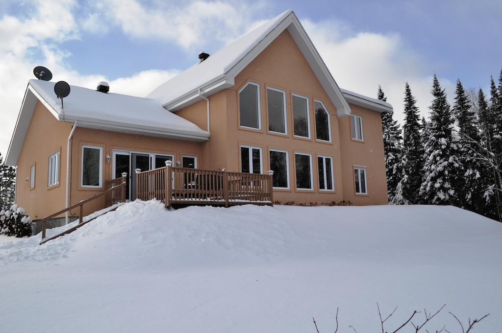 La Taniere De L'Ours Hotel Saint-Donat Exterior foto