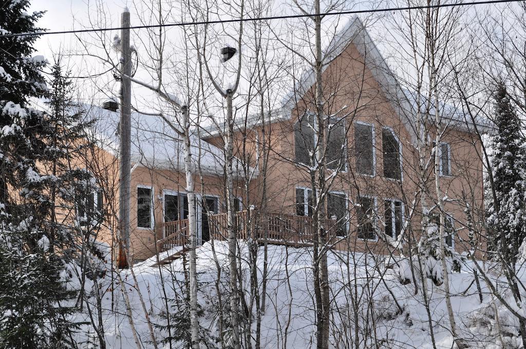 La Taniere De L'Ours Hotel Saint-Donat Exterior foto