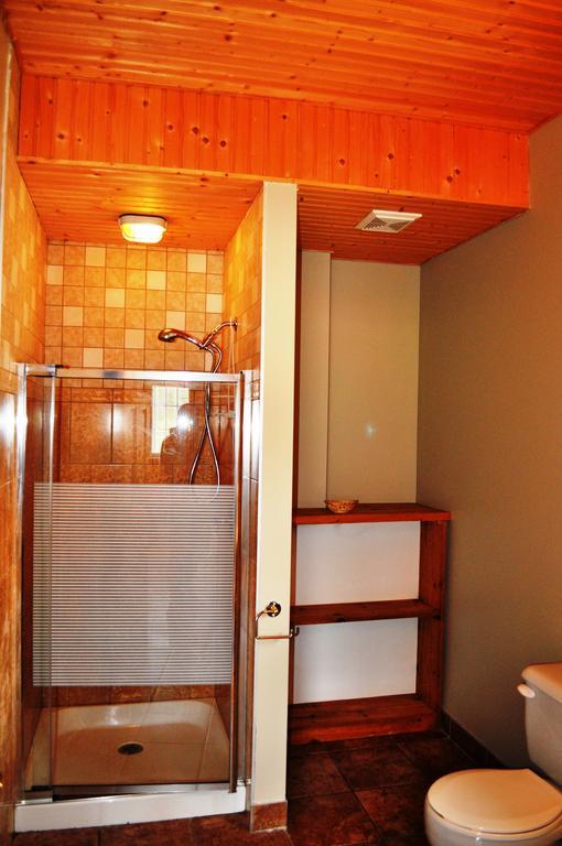 La Taniere De L'Ours Hotel Saint-Donat Habitación foto