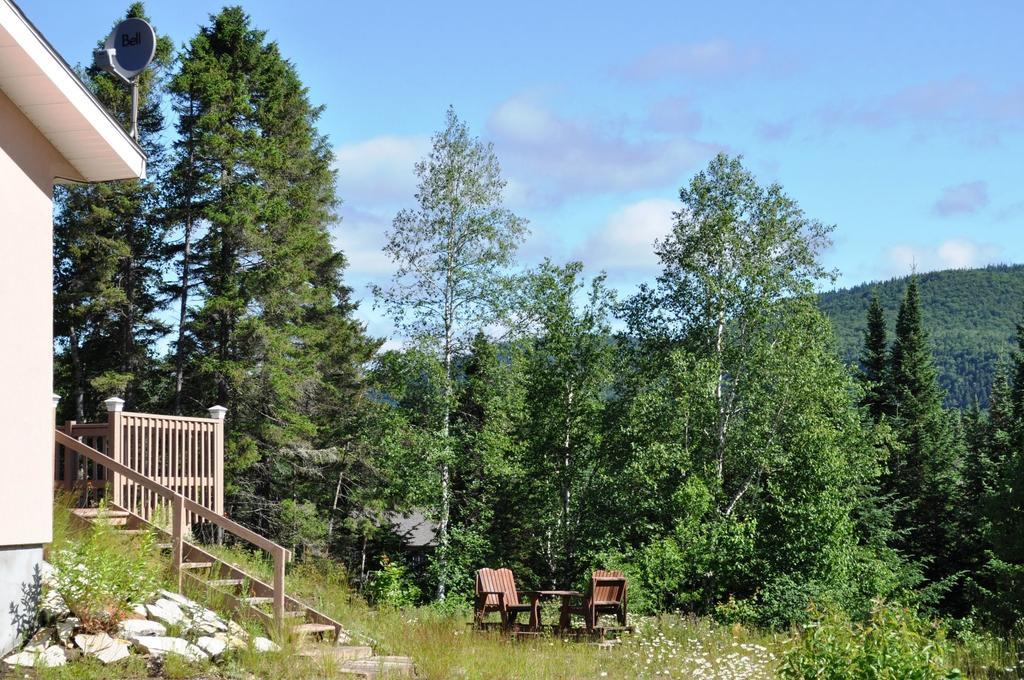 La Taniere De L'Ours Hotel Saint-Donat Exterior foto