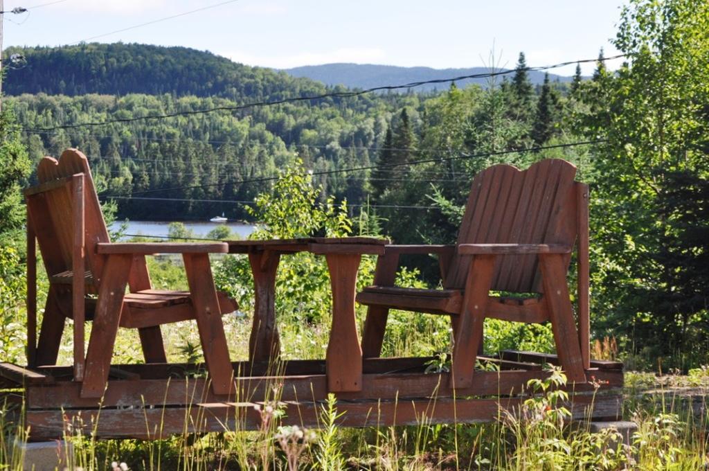 La Taniere De L'Ours Hotel Saint-Donat Exterior foto